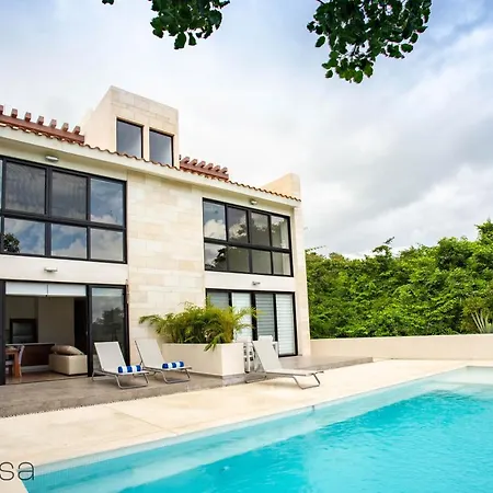Luxurious 1 Bedroom W/ Pool & Golf Course View